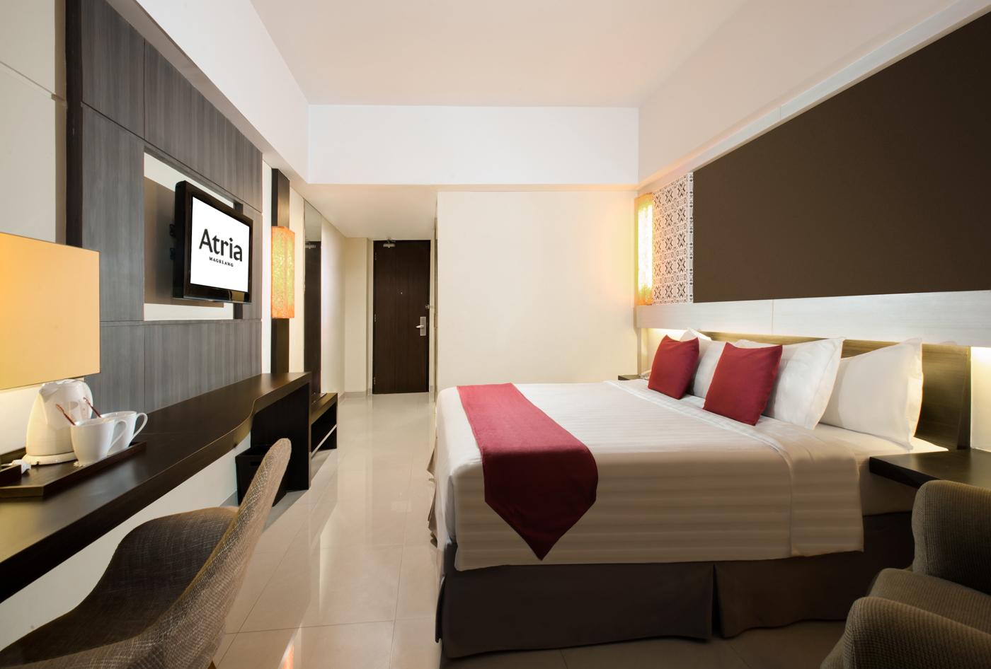 Atria Hotel Магеланг Екстериор снимка