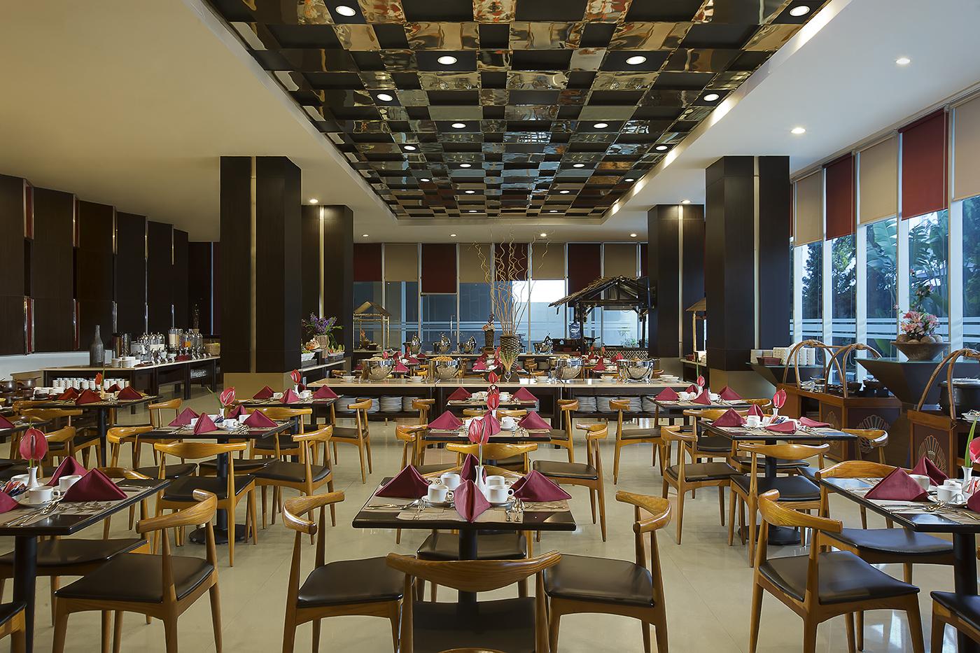 Atria Hotel Магеланг Екстериор снимка