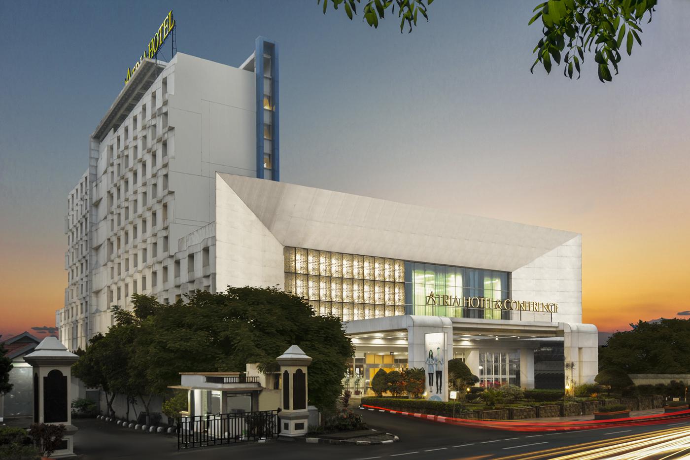 Atria Hotel Магеланг Екстериор снимка