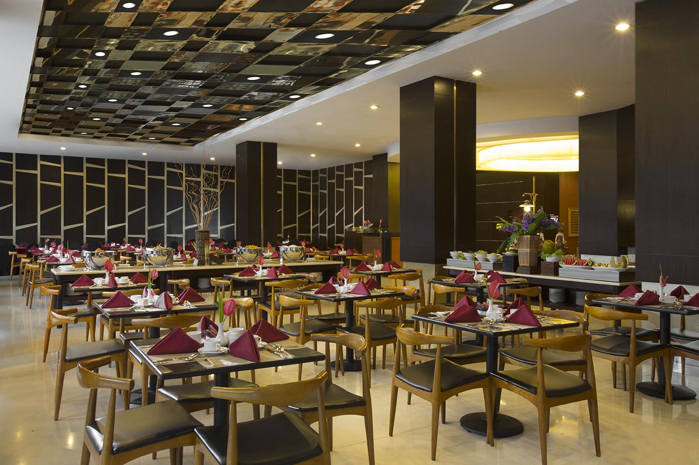 Atria Hotel Магеланг Екстериор снимка