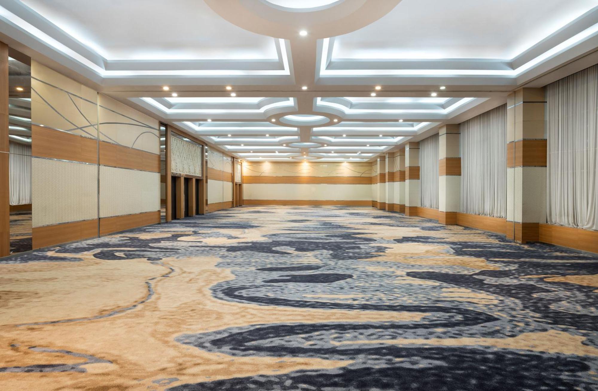 Atria Hotel Магеланг Екстериор снимка