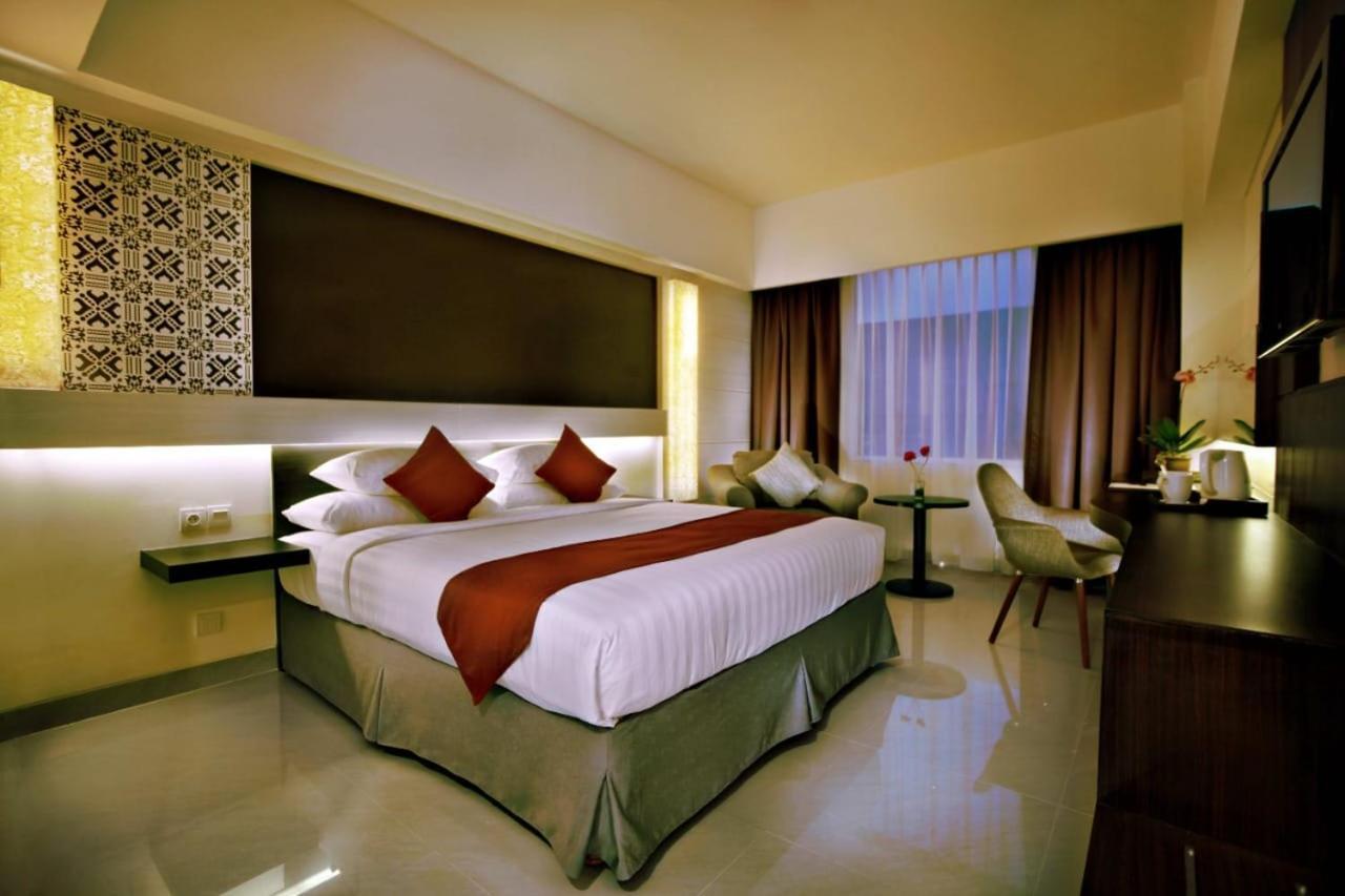 Atria Hotel Магеланг Екстериор снимка
