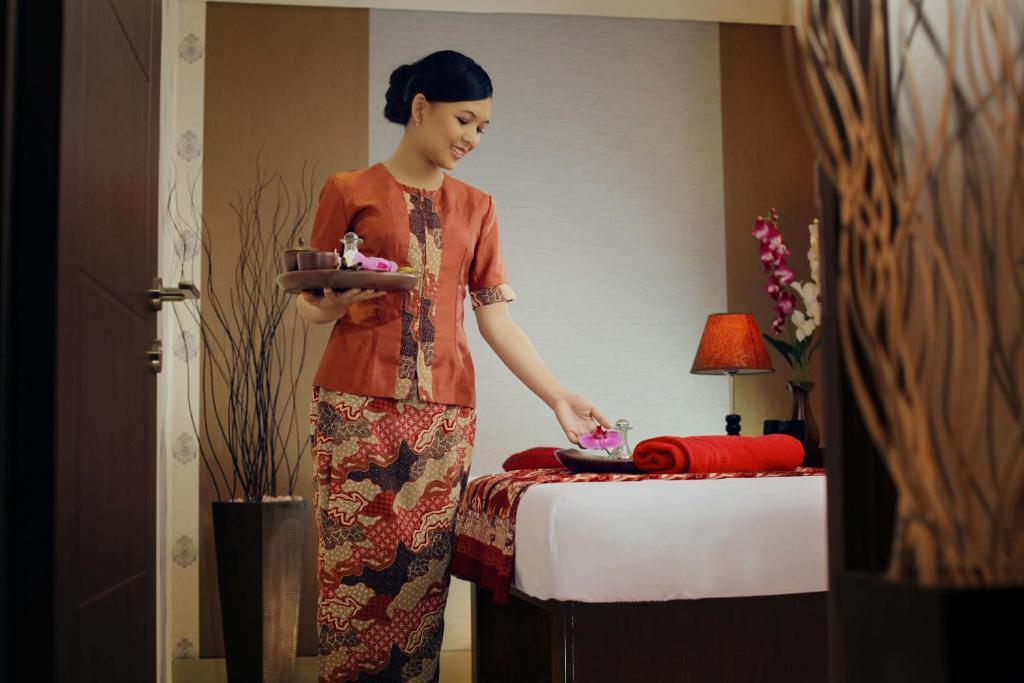 Atria Hotel Магеланг Екстериор снимка