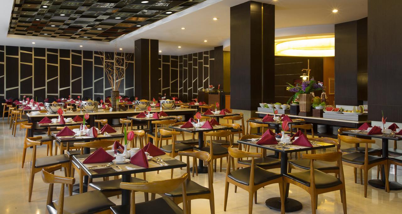 Atria Hotel Магеланг Екстериор снимка